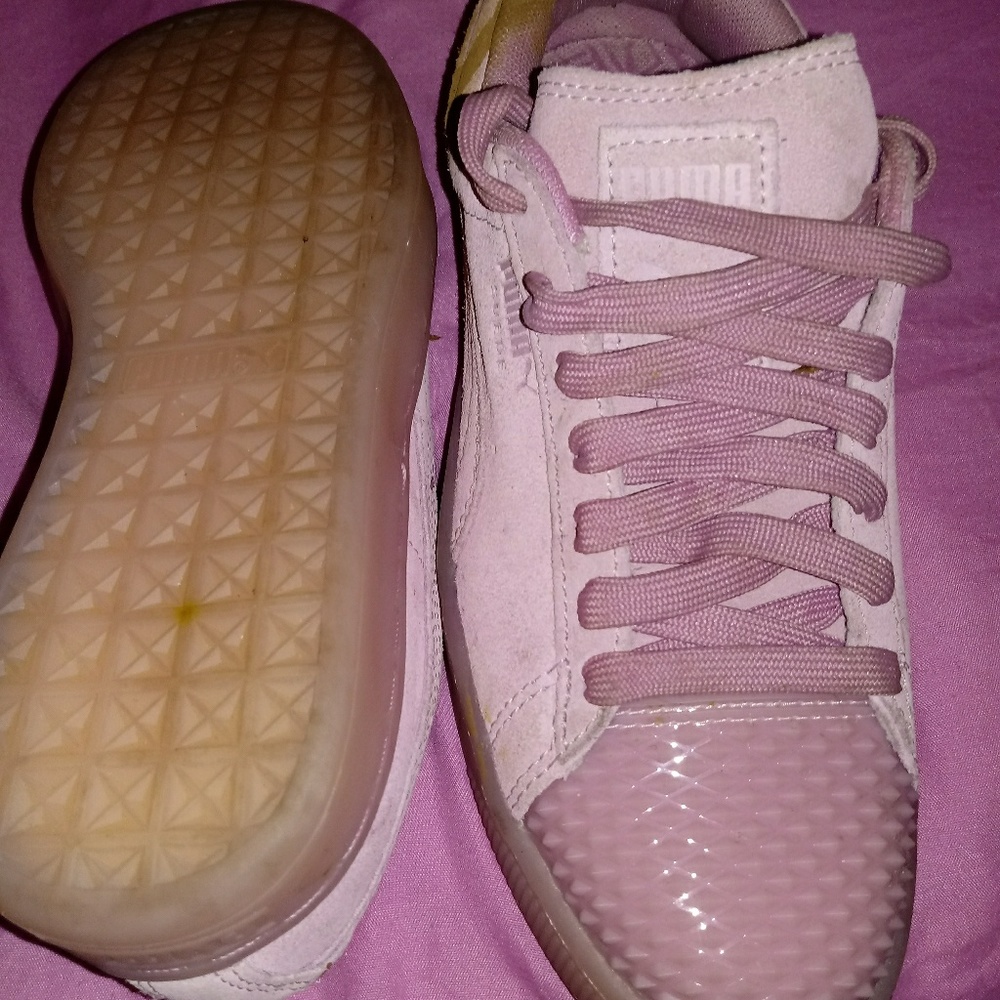 $ale Pretty PINK pumas